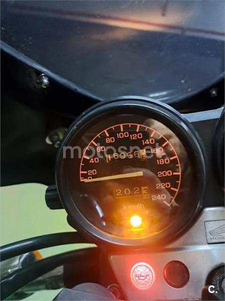 Honda CB 750 Seven Fifty – Vista 7