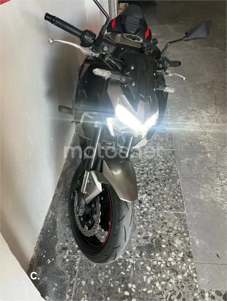 Kawasaki Z 900 – Vista 6