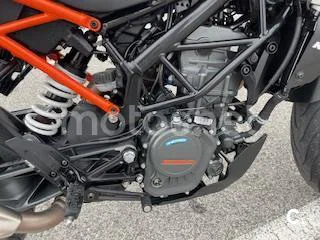 KTM 125 – Vista 6