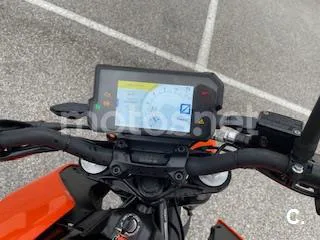 KTM 125 – Vista 9