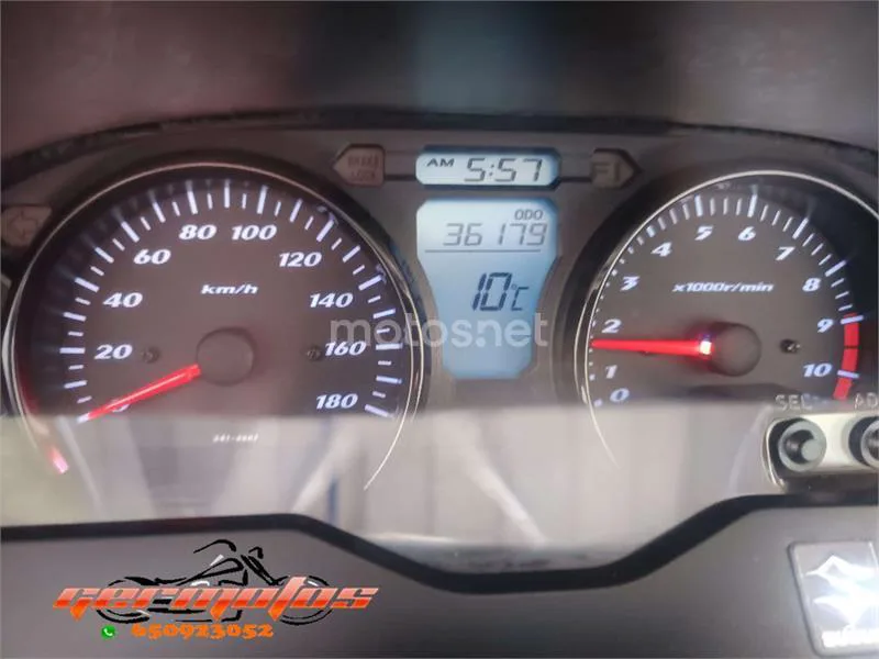 Suzuki Burgman 400 – Vista 10
