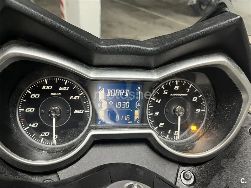 Yamaha XMAX 300 – Vista 5