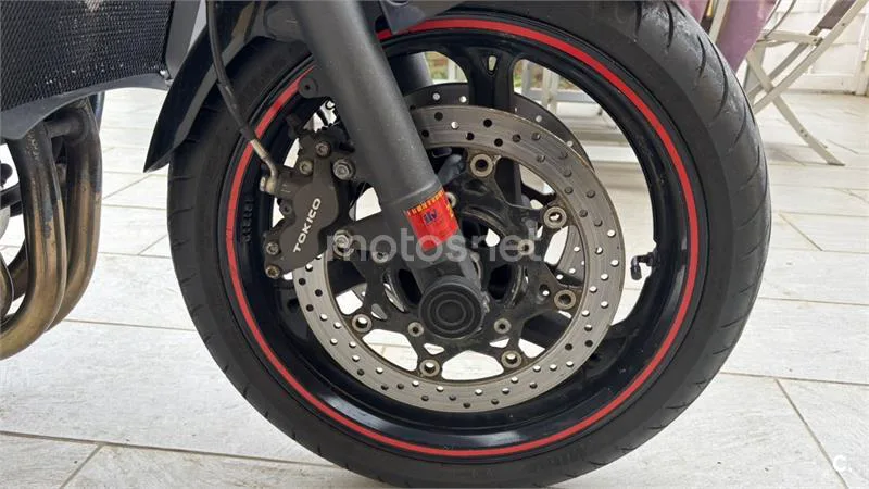 Suzuki GSR 600 – Vista 20