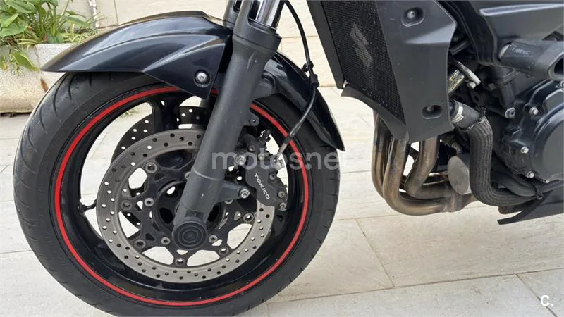 Suzuki GSR 600 – Vista 21