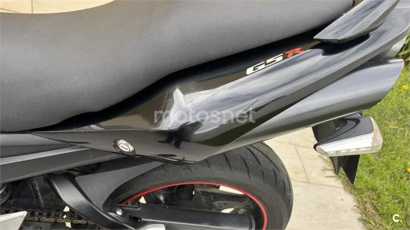 Suzuki GSR 600 – Vista 7