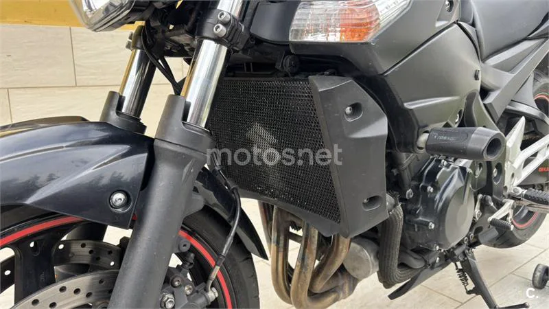 Suzuki GSR 600 – Vista 10