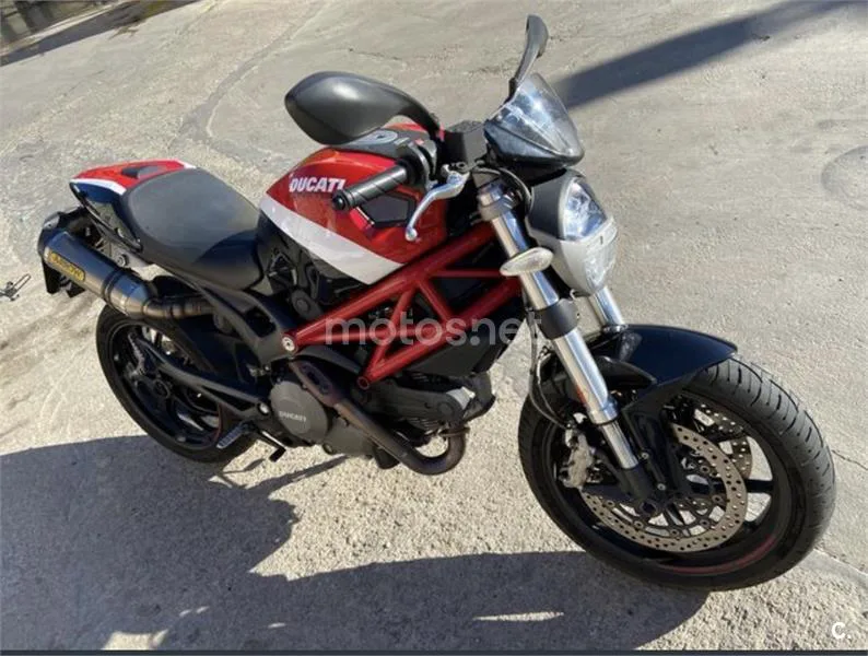 Ducati Monster 796 – Vista 3