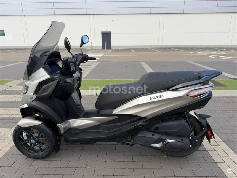 Piaggio MP3 400 – Vista 3