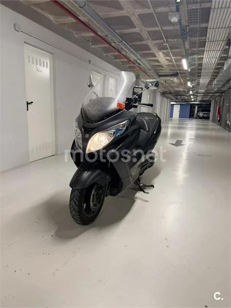 Suzuki Burgman 400 – Vista 4