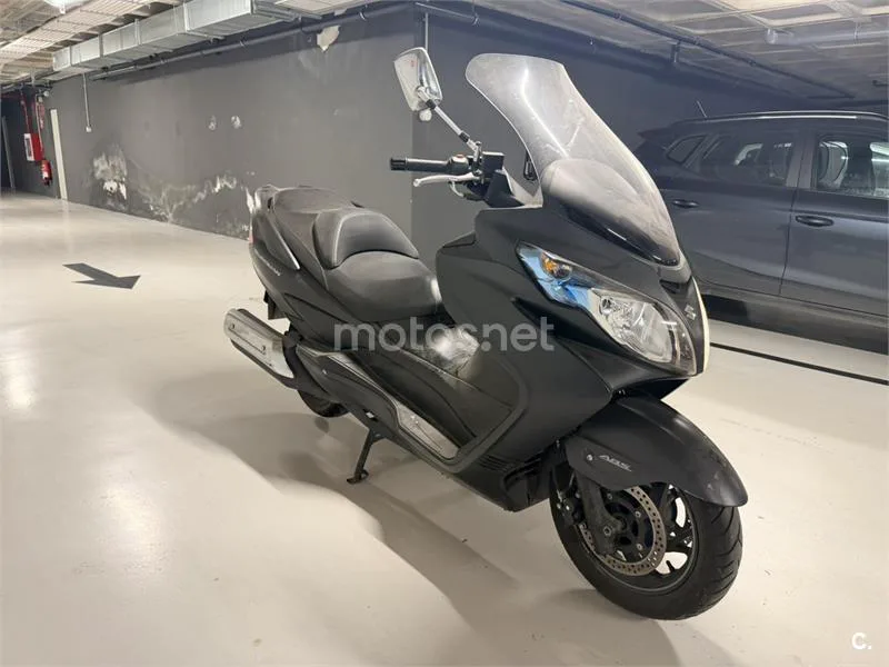 Suzuki Burgman 400 – Vista 5