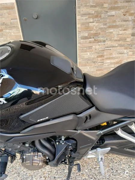 Honda CB 650 R – Vista 10