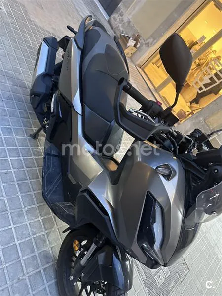 Honda ADV 350 – Vista 3