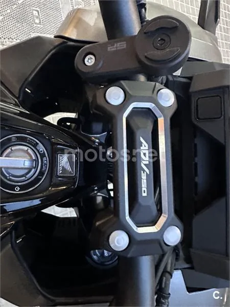 Honda ADV 350 – Vista 6