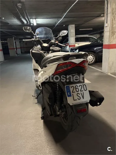 Kymco Grand Dink 300 – Vista 10