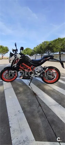 KTM 390 Duke – Vista 3