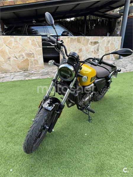 QJ Motor SRV 125 – Vista 2