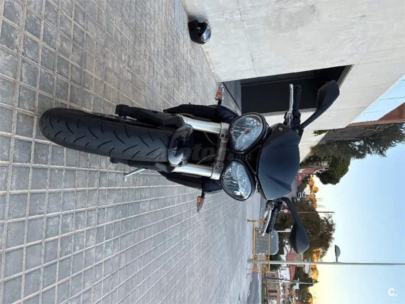 Triumph Street Triple – Vista 3
