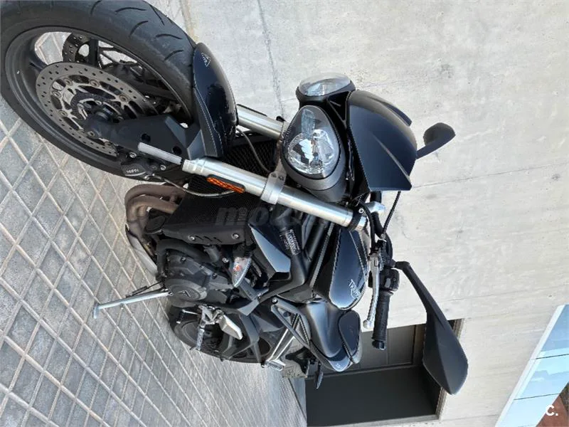Triumph Street Triple – Vista 4