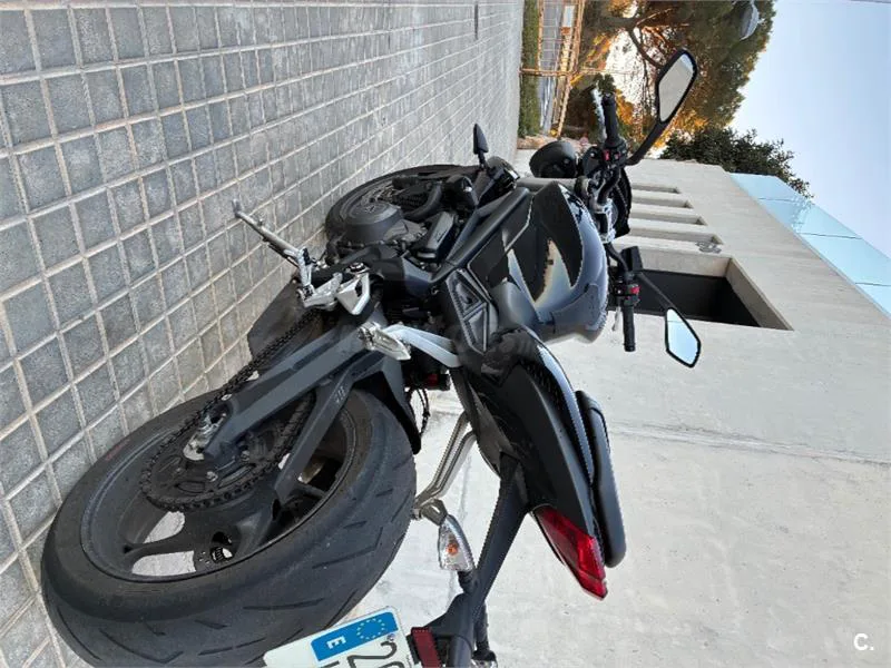 Triumph Street Triple – Vista 5