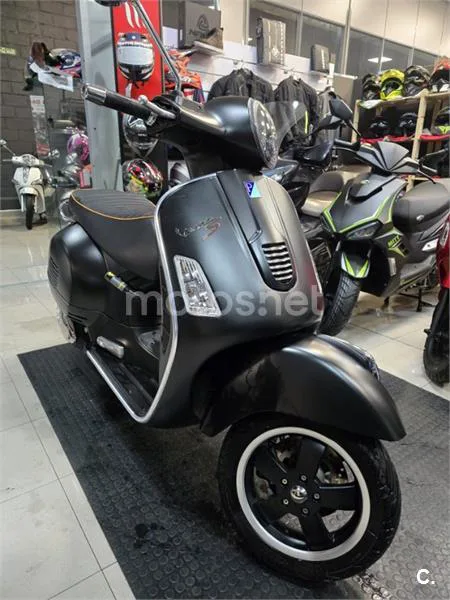 Vespa GTS SuperSport 300 – Vista 3