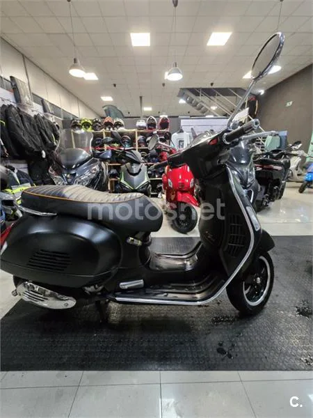 Vespa GTS SuperSport 300 – Vista 7