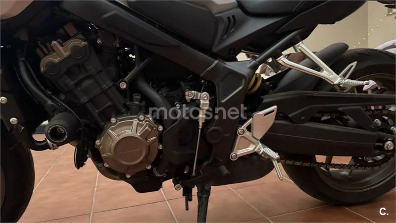 Honda CB 650 R – Vista 4