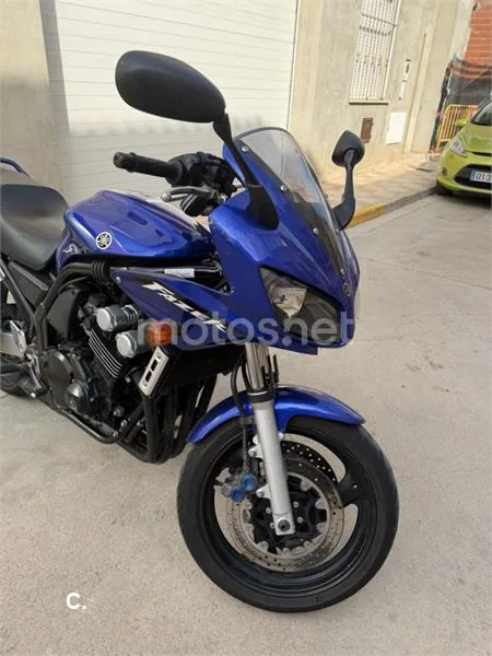 Yamaha FZS 600 Fazer – Vista 2