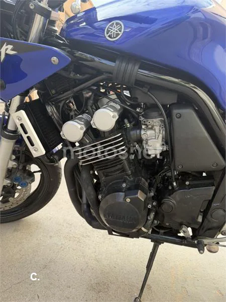 Yamaha FZS 600 Fazer – Vista 3