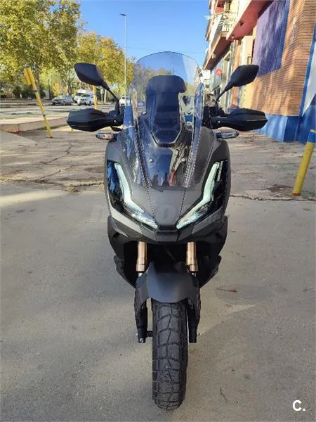 Honda ADV 350 – Vista 2