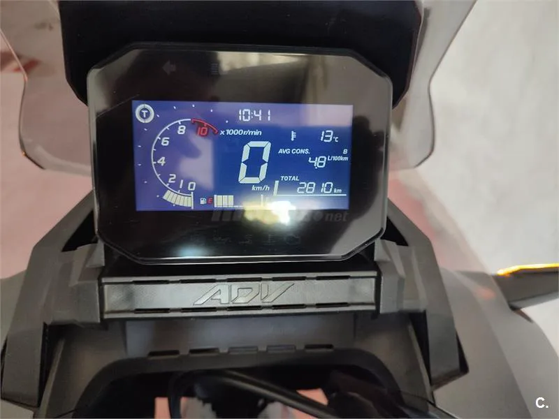 Honda ADV 350 – Vista 7