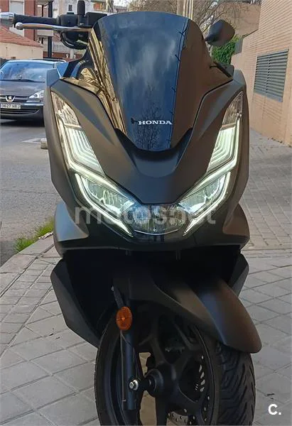 Honda PCX 125 – Vista 2