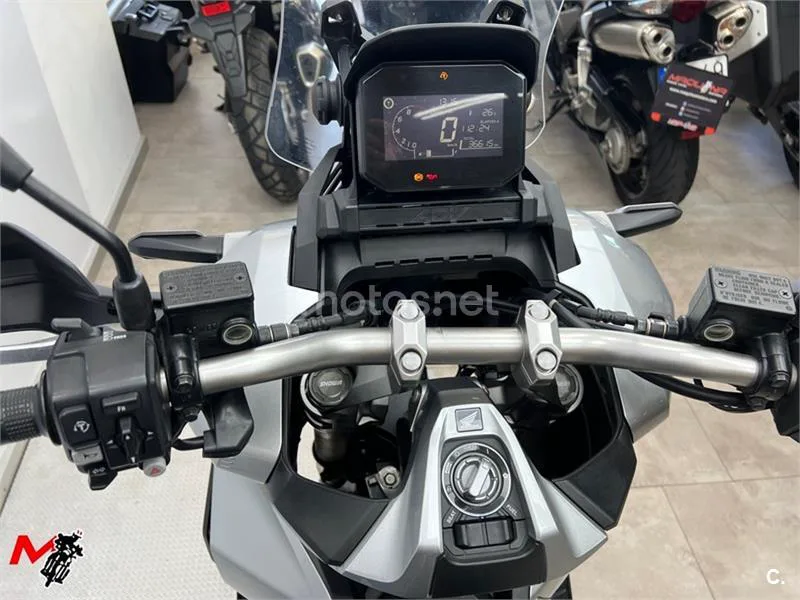 Honda ADV 350 – Vista 8