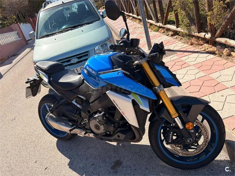 Suzuki GSX-S – Vista 3