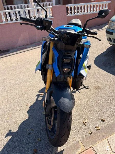 Suzuki GSX-S – Vista 4
