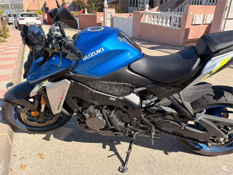 Suzuki GSX-S – Vista 5