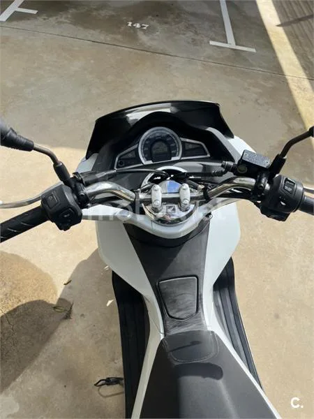 Honda PCX 125 – Vista 3