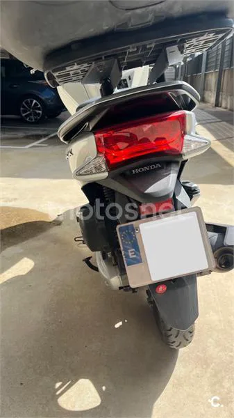 Honda PCX 125 – Vista 8