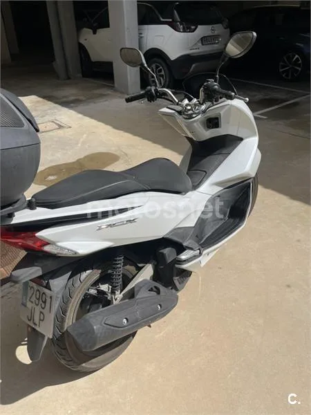 Honda PCX 125 – Vista 9