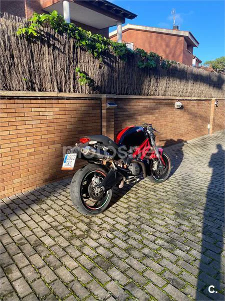 Ducati Monster 696 – Vista 2