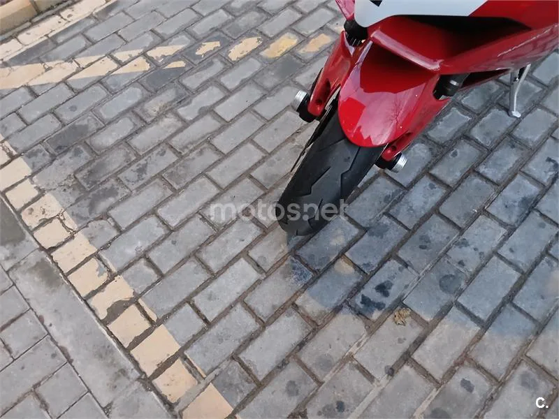 Ducati Panigale V4 – Vista 4