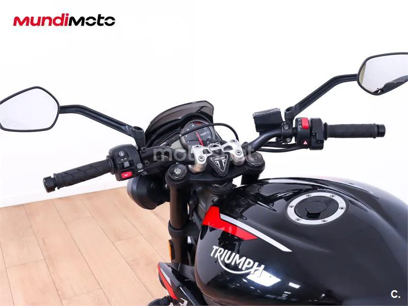 Triumph Street Triple – Vista 11