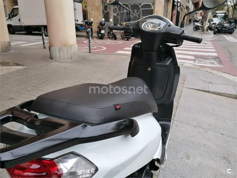 Peugeot TWEET 125 RS – Vista 5