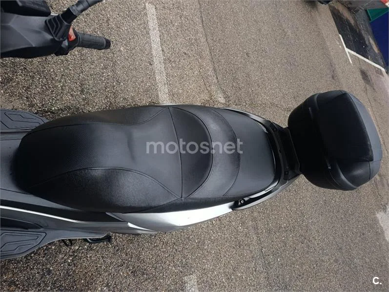 Kymco Grand Dink 300 – Vista 3
