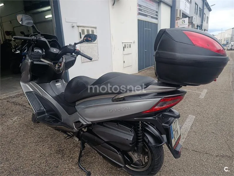 Kymco Grand Dink 300 – Vista 5