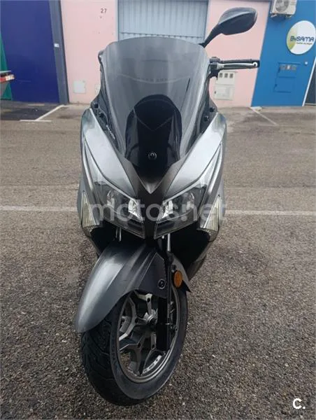 Kymco Grand Dink 300 – Vista 10