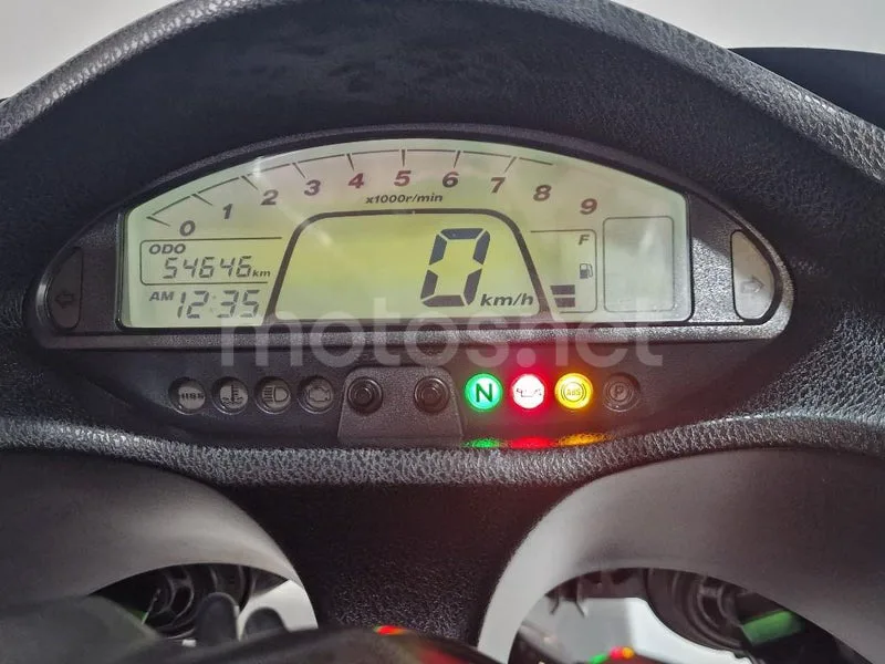 Honda DN 01 – Vista 10