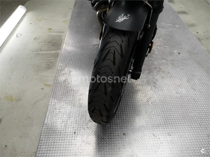 Yamaha XSR 700 – Vista 11