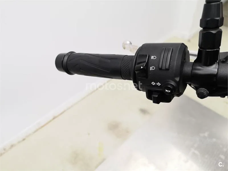 Yamaha XSR 700 – Vista 8