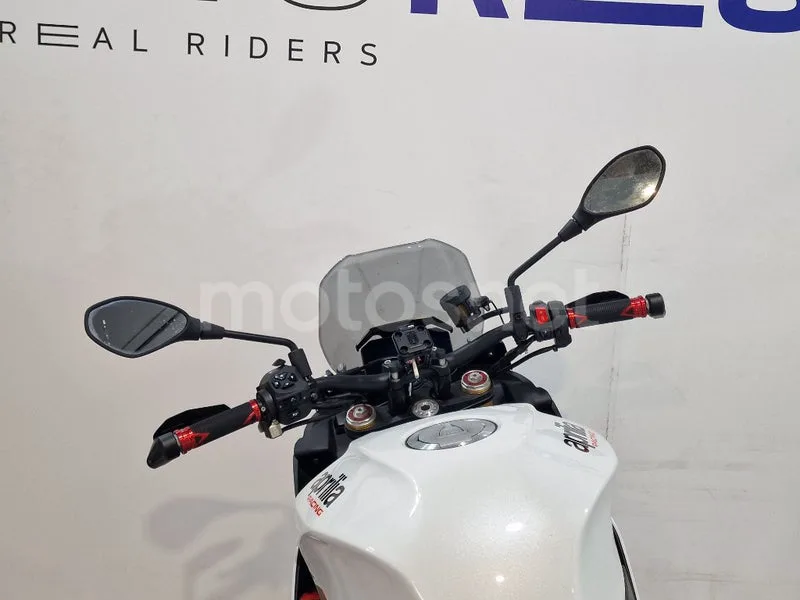 Aprilia Tuono V4 1100 – Vista 11