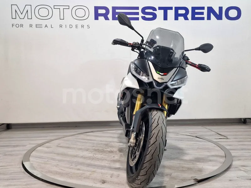 Aprilia Tuono V4 1100 – Vista 4
